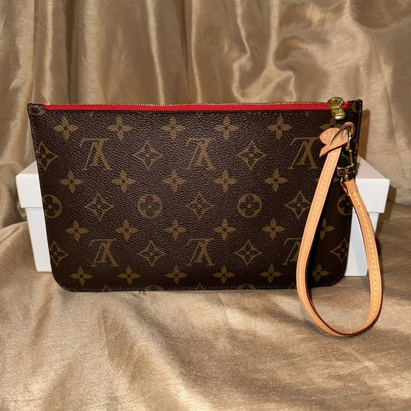 ❌SOLD❌Louis Vuitton Neverfull Pochette - Picture 4 of 12